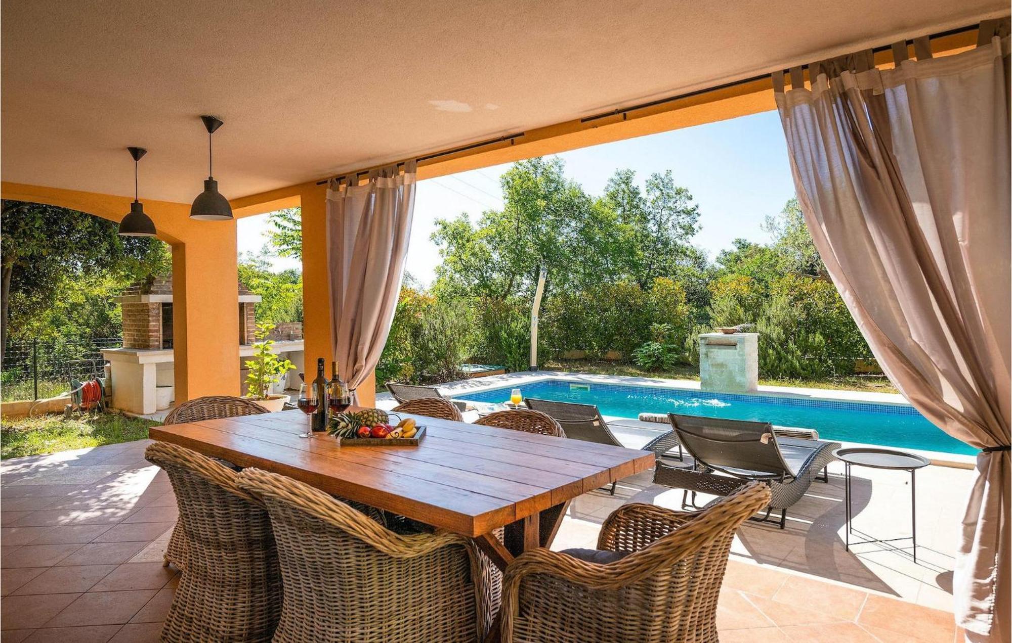 Ari Holiday home *